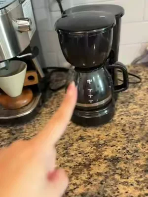 Si eres de los que no arranca el día sin un buen café ☕️ o  cappuccino, necesitas ver esto. 😱 Esta cafetera semiautomática de COWSAR tiene una presión de 20 Bar (calidad profesional) y tanque desmontable super grande. ¡Miren esa espuma! ⁠#coffee #espresso #coffeebar #tiktokshopfinds #cafecito 