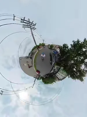 Con esta cámara xtra360  podrás tomarte videos panorámicos en 8k fotos y mucho más #camera360 #xtra#tecnologia#tiktokshop #creatorsearchinsights 