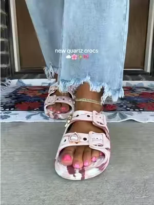 Crocs always slay 💕 @Crocs #sandals #summershoes #pink #crocssandals  