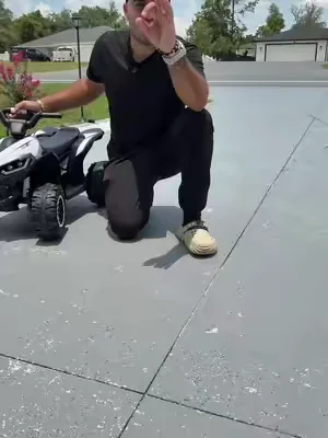 Cuatrimoto eléctrica para niños 6V/12V con luces LED, avance y reversa, ruedas resistentes y música integrada. Ideal para niños de 3 años en adelante que buscan un ride on ATV seguro, divertido y fácil de manejar. #CuatrimotoElectrica #ATVParaNiños #CarroElectricoInfantil #dealsforyoudays #tiktokshopcreatorpicks 