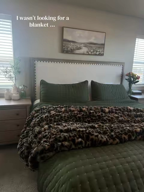 I didn’t need a blanket but I definitely always NEED leopard anything. This bubble throw is the perfect one for naps movies and bringing texture to my bedroom! #blanket #throwblanket #leopardprint 
