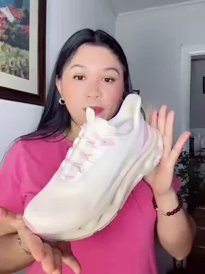 #sliponshoes #tiktokshopcreatorpicks #shoes #walkingshoes 