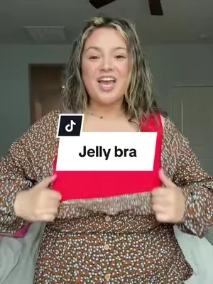 A jelly bra that fits a square neckline #jellybra #wirelessbra #plussizebra 