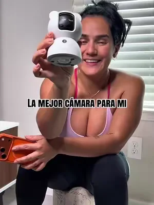¿Dejas a tus niños solos un momento y no puedes dejar de preocuparte? Este osito no es un juguete, es una cámara que gira 360 grados y te deja ver y hablarles desde donde estés. Se mezcla perfectamente en el cuarto sin asustar a los pequeños. #summerwins #dealsdayforyou #camarabebe #mamaprevenida #seguridadhogar 