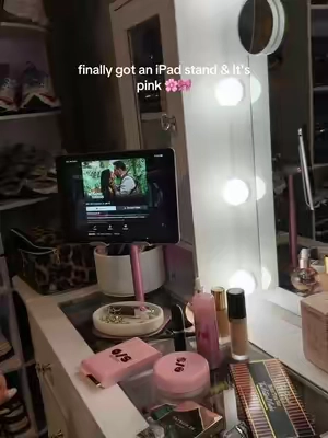 It’s perfect 🫶🏼💕 #ipadstand #ipad #soporte #pink #dealsforyoudays 
