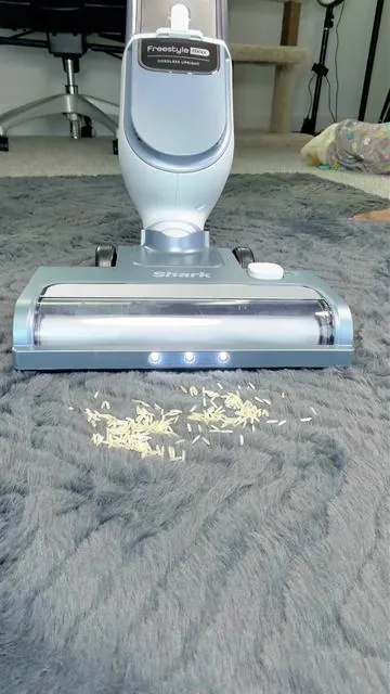 Didn’t expect that 😳 #cleaning #cordedvacuum #dealsforyoudays #summerwins #sharkfreestylemax 