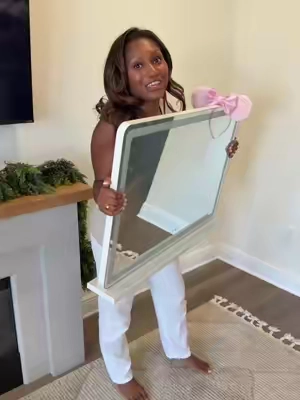 This vanity mirror is absolutely gorgeous 
