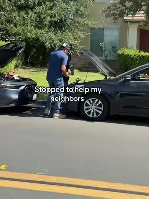 Noco Jump Starters do 1 thing really well, and that’s start your vehicles every single time. So you aren’t stranded like these folks. #jumpstarter #jumpstart #deadbattery #jumpbox @noco 