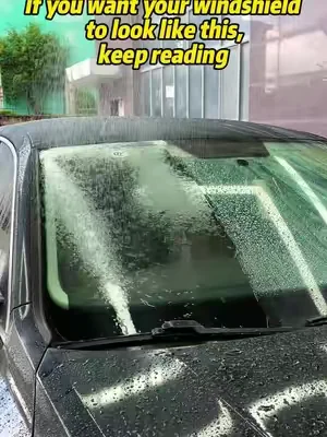 The oil film on the glass can easily lead to dangerous driving during heavy rainstorms and at night#dangerous #CarClean #Windshield #oilfilmcleaner #tiktok