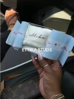 Even the packaging is gorgeous!! @Ettika #ettika #ettikajewlery #marquisestuds #elegantjewelry 
