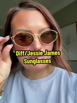 These are seriously the sassiest sunnies ever!!! 😍 @DIFF EYEWEAR #sunglasses #sunnies #viralsunglasses #diffeyewear #ttsacl 