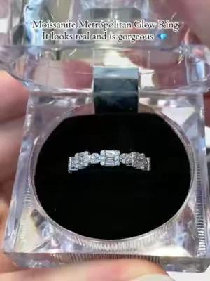 Moissanite Metropolitan Glow Ring.It looks real and is gorgeous💎✨#summerwins #tiktokshopdealsforyoudays #dealsforyoudays #ring #moissanitering #2026 #delzzad #waterproofjewelry #jewelry #giftideas #viral #delzzadjewelry #nontarnishjewelry #beautiful #luxury #affordable #diamond #diamondtester