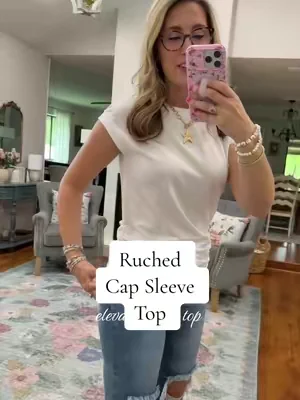 Such a flattering elevated basic top! Colors are selling out 😭 I’m 5’7” 140 in a small. True to size! @OFEEFAN 