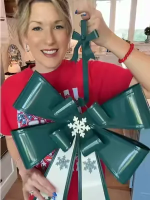 Adorable 26 inch oversize metal bow for your door! #dealsforyoudays #christmasinjuly #homedecor #christmasdecor #qvc @QVC, Inc 