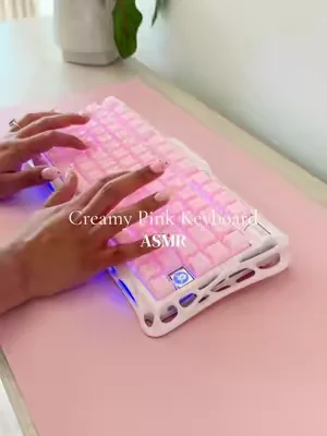 The best sounding keyboard!! Literally tickles my brain 🤣🩷 #creamykeyboards #keyboardasmr #asmrkeyboard #keyboardsounds #summerwins 