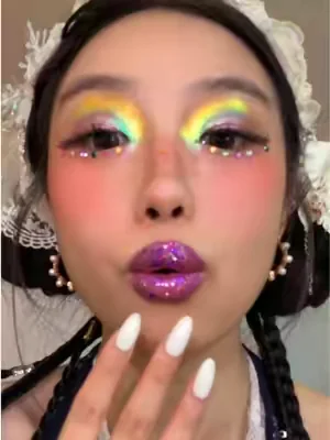 🌈✨#rainboweyeshadow #glitterislife #rainbowglitter #ourbella #rainboweyeshadowlook 
