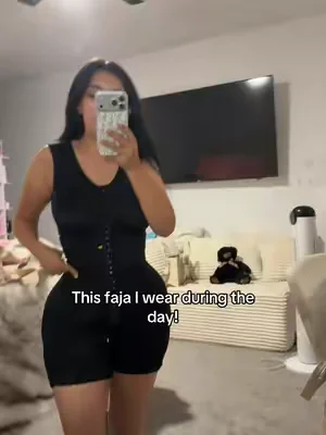 I wear a stage 2 faja during the day and stage 1 faja at night for my second month post op!  @Snatched Body  #faja #stage2faja #fajascolombianas #tiktokshopmademebuyit #DFYD 