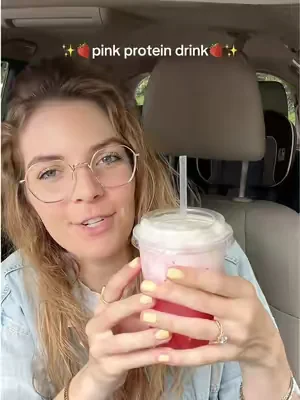 the pink drink obsession is REAL over here 🍓✨ found this protein + collagen combo and I’m not mad about it — 10g protein, 0g sugar, and it actually tastes like a treat not a chore. adding this to my afternoon reset instead of reaching for another energy drink.  #proteindrink #pinkdrink #collagenpowder #javvy 
