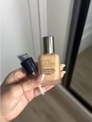 #EstéeLauder #EsteeLauderDoubleWearFoundation #Foundation #Makeup #SkinTint 