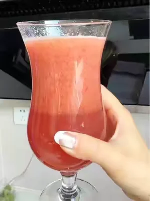 Mejorar el aspecto de la piel resulta ser así de sencillo.#summerwins #DealsForYouDays #TikTokshopDealsForYouDays #portableblender #juicerecipe