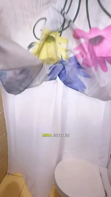 Incluso si alquilas una casa, puedes tener un baño limpio. #bathroommakeover #dealsforyoudays #cortinaparabaño #bathcurtain #tiktokshop 