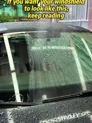 The oil film on the glass can easily lead to dangerous driving during heavy rainstorms and at night#dangerous #CarClean #Windshield #oilfilmcleaner #tiktok