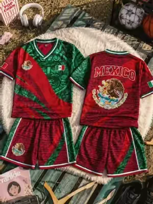 Free shipping today ⚽️ #forkids #vivamexico🇲🇽 #worldcup #soccerjersey #tiktokmademebuyit 