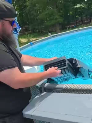 #poolskimmer #skimmer #aiperpoolskimmer #solarpoolskimmer #pool 
