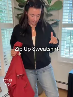 This zip-up sweatshirt is perfect to just throw on and be cozy but look put-together! #zipup #sweatshirt #Zipupjacket #sweatshirts