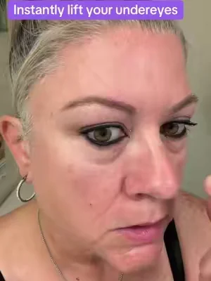 Gopure instant lift eye gel to help get rid of your under bags. #gopure #instantlifteyegel #undereyebags #dealsforyoudays 