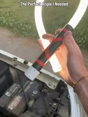 There was no way I was able to see all the way down there with a normal flashlight! #tiktokshopjumpstartsale #flashlight #worklight #ledlight #mechanicsoftiktok 