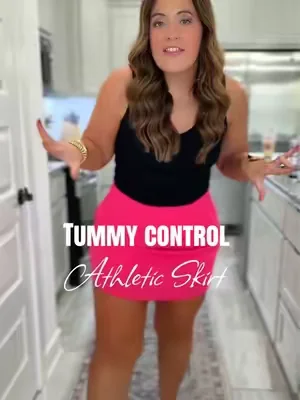 Tummy control, perfect length and built in shorts underneath, this athletic skirt is perfection! @Pinspark #athleticskirt #workoutsetoutfit #summerskirt #tummycontrol #dealsforyoudays 