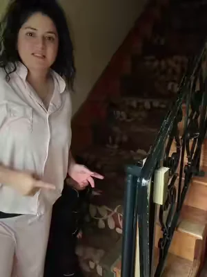 Después del susto que pasé con mi bebé, compré esto. Un segundo más y mi bebé se iba por las escaleras.no esperen a que pase un accidente #rectractable #rejadeseguridad #rectractablebabygate #women 