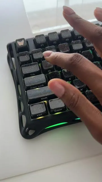 By far my FAVORITE MOD I’ve ever done 😍 I am OBSESSED! Just wowowow 😍😍  #keebtok #asmrsounds #asmr #keyboardasmr #typingasmr 