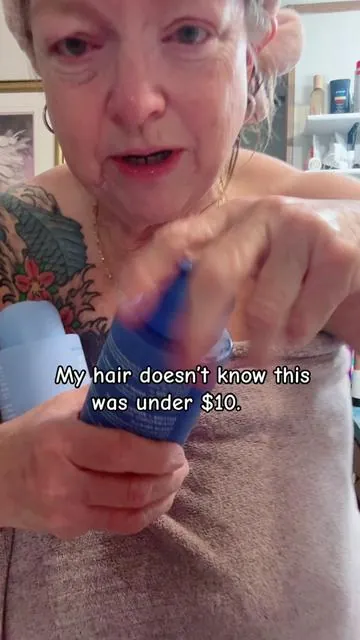 Plot twist: Affordable doesn’t mean bad. @e.l.f. Cosmetics #hairdupe #elfshampoo 