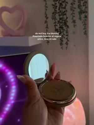 This has got to be the BEST bronzer ever! I’m obsessed! Smoothing and blurring bronzer✨ This color is the golden beach glow😍🤎 #bronzer #makeup #makeuptutorial #bronzertutorial #anastasia 