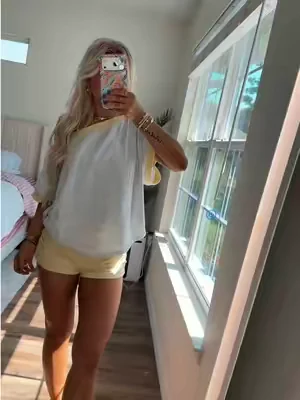 💛💛💛 #twopieceset #OOTD #summeroutfitinspo #beachvacation #butteryellow @Buenoble 