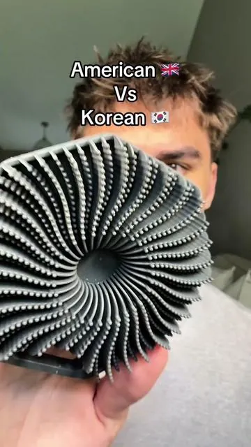 You HAVE to feel that brush 😩 #harrys #facial #skincare #koreanskincare #trending 