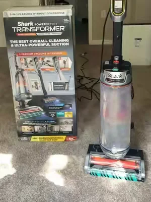 holy moly #vacuum #sharkvacuums #vacuumcleaner #sharktransformer 