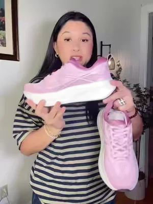 #shoes #walkingshoes #tiktokshopcreatorpicks #runningshoes #womensfashion 