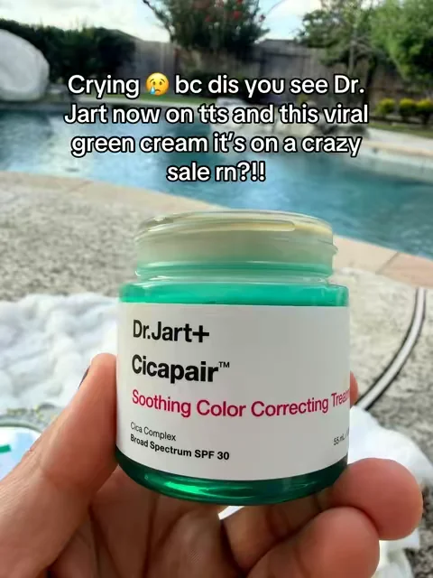 If redness is taking over your skin, this color-correcting cream instantly helps neutralize the look of redness while calming sensitive skin. The green formula blends into a natural beige finish with SPF 30, making it perfect for no-makeup makeup days or as a primer under foundation. 🌿✨ #DrJart #Cicapair #ColorCorrector #RednessRelief #SensitiveSkin 