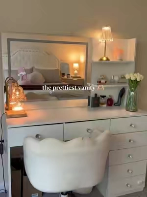 i love my vanity 🤍 #vanity #vanitymirror #mirrordesk #makeupdesk #vanitydesk 