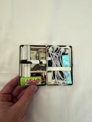 Too sick #fyp #vintage #wallet #viral 