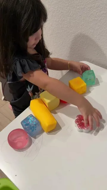 🚗💨 ¡Diversión garantizada para los más pequeños! Este juguete para niños está diseñado para ofrecer horas de entretenimiento mientras estimula la imaginación y el juego creativo. Es ideal para regalar en cumpleaños, Navidad o cualquier ocasión especial. ¡Un favorito que los niños no querrán soltar! 🎁✨ #JuguetesParaNiños #DiversiónInfantil #RegaloPerfecto #TikTokShop #niñosfelices 