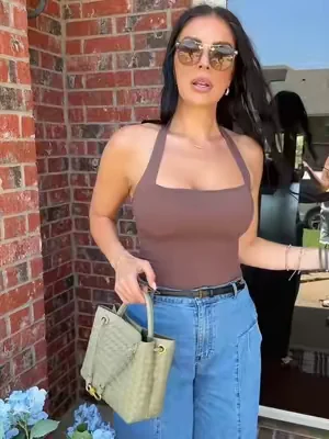 The most snatching halter top #haltertop #tanktop #cutetops #ootdinspo 