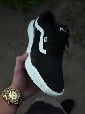 Now these are a must have🔥🔥 @vans #dealsforyoudays #tiktokshopcreatorpicks #summerwins #vans #vansskate 