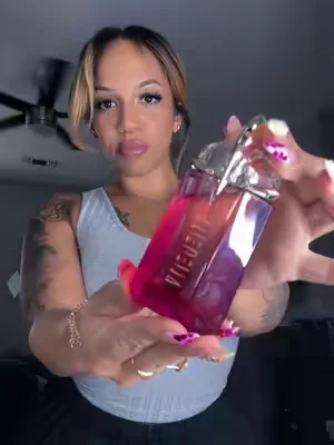 I got so many compliments when I wore this out! #mugler #alienpulp #perfume #fragrance #fruityfloral 