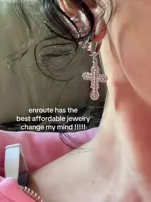 love u forev #enroutejewelry 