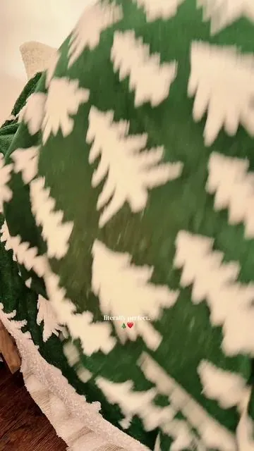They' re sooooo pretty @QVC, Inc #christmasblanket #qvc #christmasinjuly