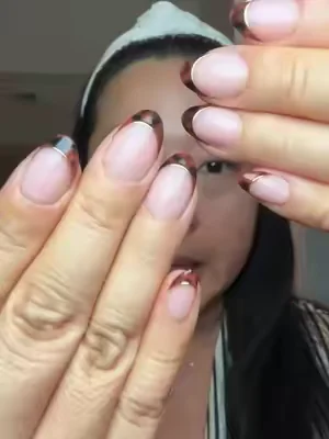 @Glamnetic tortoise shell press on nails are absolutely gorgeous! #glamnetic #glamneticpressonnails #pressonnails #nailinspo #summeressentials 
